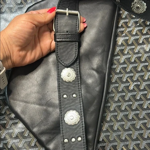 Chic Black Belt Bag with Silver Details - Picture 2 of 5
